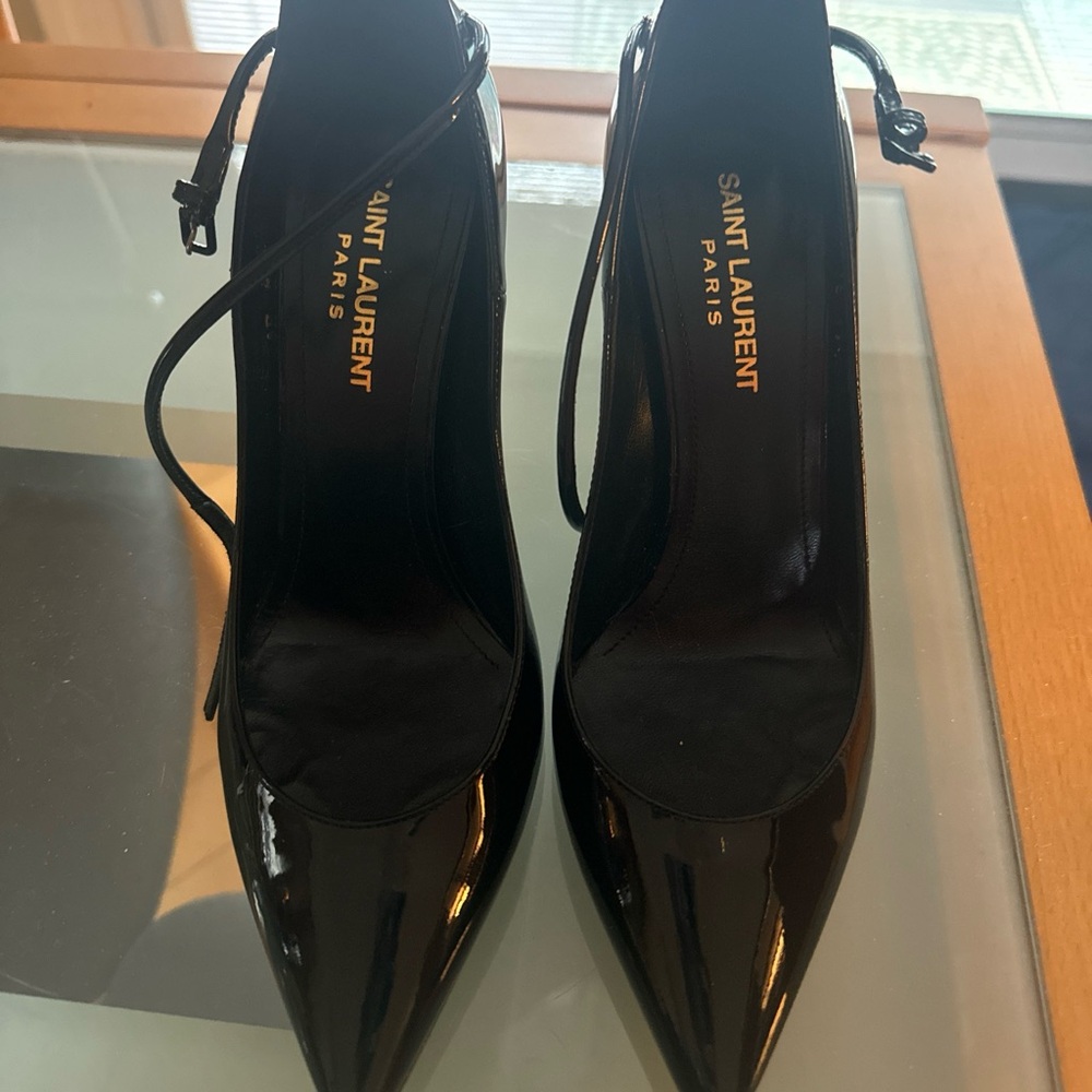 YSL High Heel Leather Up Vitello
Vernice $625